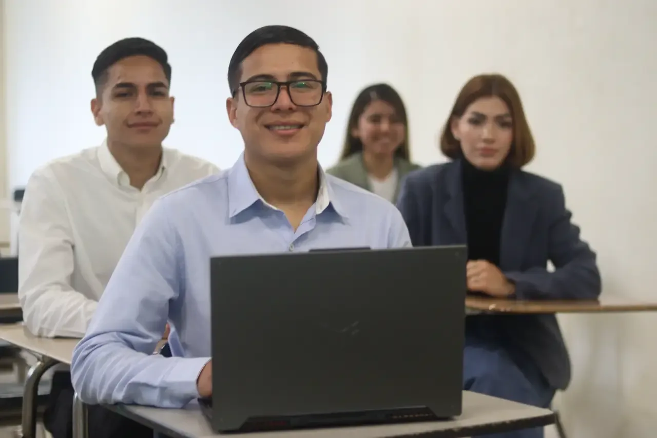 Comunidad estudiantil de la Universidad José Vasconcelos